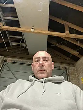 Snapshot of Richmcgee chatting on March 16, 2026, 8:13 pm Richmcgee online show from March 16, 2026, 8:13 pm