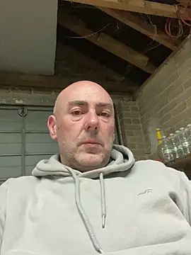 Snapshot of Richmcgee chatting on March 17, 2026, 8:23 pm Richmcgee online show from March 17, 2026, 8:23 pm