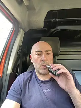 Snapshot of Richmcgee chatting on April 7, 2026, 1:55 pm Richmcgee online show from April 7, 2026, 1:55 pm