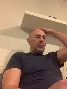 Snapshot of Richmcgee chatting on April 17, 2026, 7:50 pm Richmcgee online show from April 17, 2026, 7:50 pm