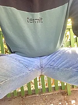 Snapshot of ZeoNVi chatting on April 14, 2026, 3:01 am ZeoNVi online show from April 14, 2026, 3:01 am