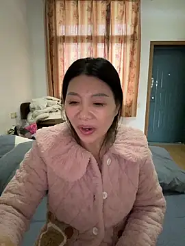 Snapshot of xiiuuff18 chatting on February 17, 2026, 1:02 am xiiuuff18 online show from February 17, 2026, 1:02 am