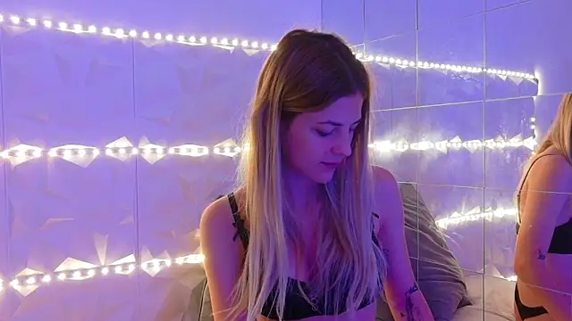 Aishha  online show from September 15, 2025, 5:29 am