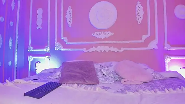 aitana johns online show from October 1, 2025, 12:11 pm