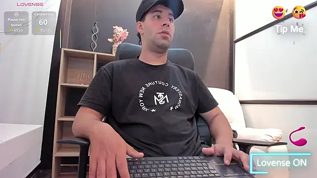 JhoanMontes online show from September 18, 2025, 7:38 pm