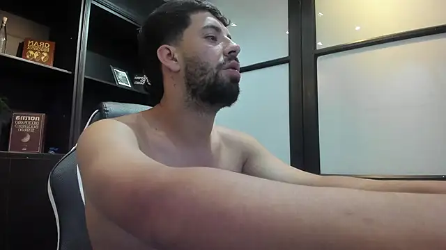 JhoanMontes online show from October 23, 2025, 7:45 pm