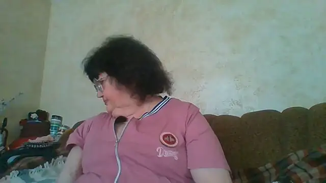 Snapshot of MilaSky5303 chatting on May 31, 2026, 8:32 am MilaSky5303 online show from May 31, 2026, 8:32 am