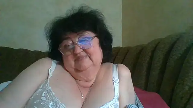 Snapshot of MilaSky5303 chatting on July 28, 2026, 6:20 pm MilaSky5303 online show from July 28, 2026, 6:20 pm