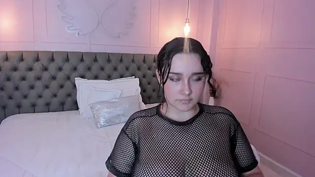 Snapshot of Briana_24 chatting on October 12, 2025, 6:18 pm Briana 24 online show from October 12, 2025, 6:18 pm