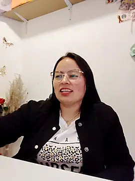 Snapshot of Daliz_Leon chatting on September 23, 2025, 2:03 am Daliz Leon online show from September 23, 2025, 2:03 am