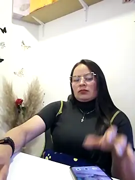 Snapshot of Daliz_Leon chatting on September 23, 2025, 10:46 pm Daliz Leon online show from September 23, 2025, 10:46 pm