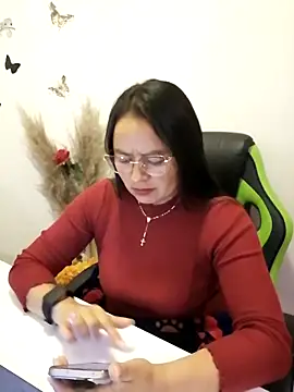 Snapshot of Daliz_Leon chatting on October 2, 2025, 1:23 am Daliz Leon online show from October 2, 2025, 1:23 am