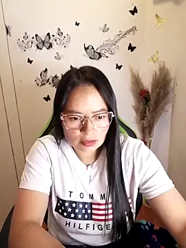 Snapshot of Daliz_Leon chatting on October 5, 2025, 2:21 am Daliz Leon online show from October 5, 2025, 2:21 am