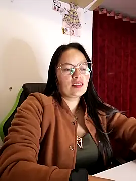 Snapshot of Daliz_Leon chatting on October 7, 2025, 1:47 am Daliz Leon online show from October 7, 2025, 1:47 am