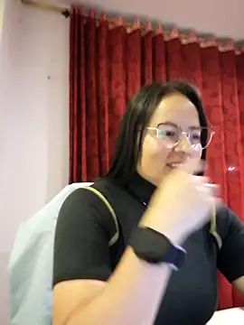 Snapshot of Daliz_Leon chatting on October 11, 2025, 2:44 am Daliz Leon online show from October 11, 2025, 2:44 am