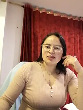 Snapshot of Daliz_Leon chatting on October 13, 2025, 2:00 am Daliz Leon online show from October 13, 2025, 2:00 am