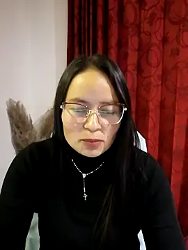 Snapshot of Daliz_Leon chatting on October 21, 2025, 10:54 pm Daliz Leon online show from October 21, 2025, 10:54 pm