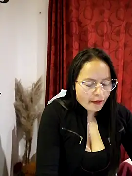 Snapshot of Daliz_Leon chatting on October 26, 2025, 1:55 am Daliz Leon online show from October 26, 2025, 1:55 am