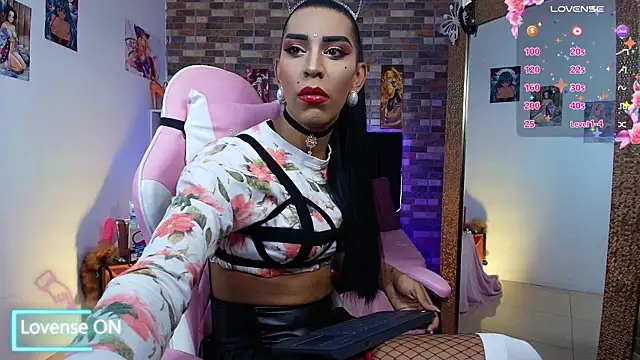 Starhott  online show from September 17, 2025, 3:08 am