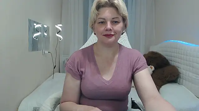 LadyElina online show from September 13, 2025, 11:54 am