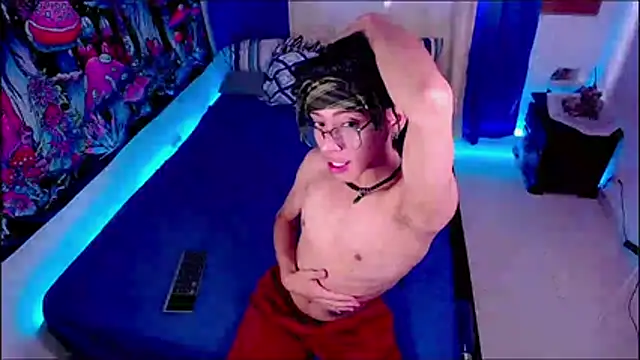 Snapshot of Thedoll_ethan7 chatting on March 18, 2026, 12:52 pm Thedoll ethan7 online show from March 18, 2026, 12:52 pm