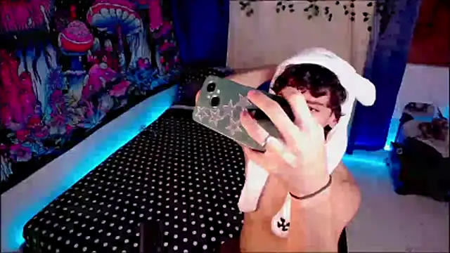 Snapshot of Thedoll_ethan7 chatting on April 7, 2026, 5:19 am Thedoll ethan7 online show from April 7, 2026, 5:19 am