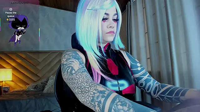  raven black online show from November 9, 2025, 2:04 pm