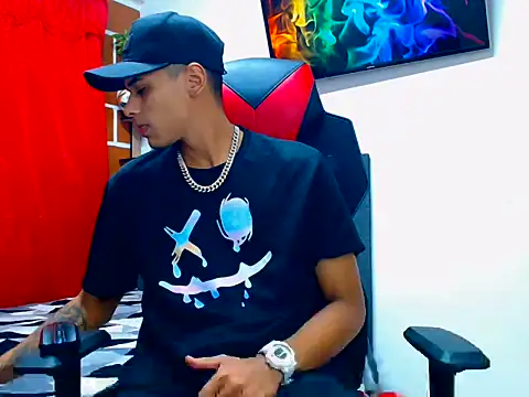 Snapshot of cristian_tayron1 chatting on July 3, 2026, 5:47 am cristian tayron1 online show from July 3, 2026, 5:47 am