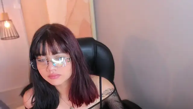 Julieth brown  online show from December 13, 2025, 8:58 pm