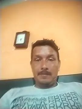 colombiano198720 online show from September 22, 2025, 12:07 pm