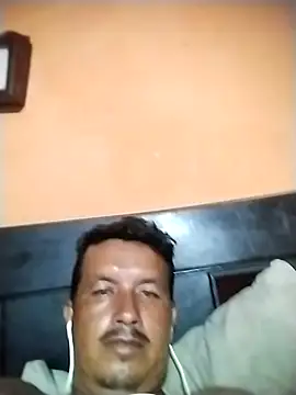 colombiano198720 online show from September 24, 2025, 1:09 am