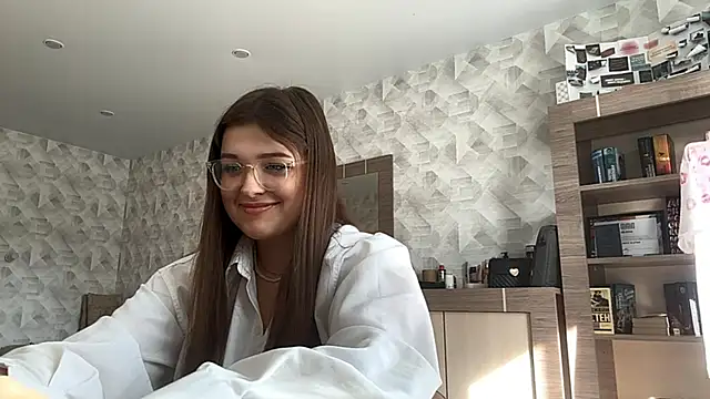 CarylWeatherholtz online show from September 13, 2025, 1:22 pm