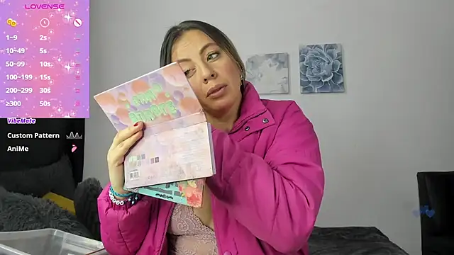 ArianaWil online show from October 9, 2025, 9:02 pm