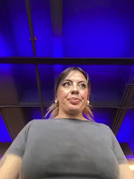 ArianaWil online show from October 17, 2025, 5:48 pm