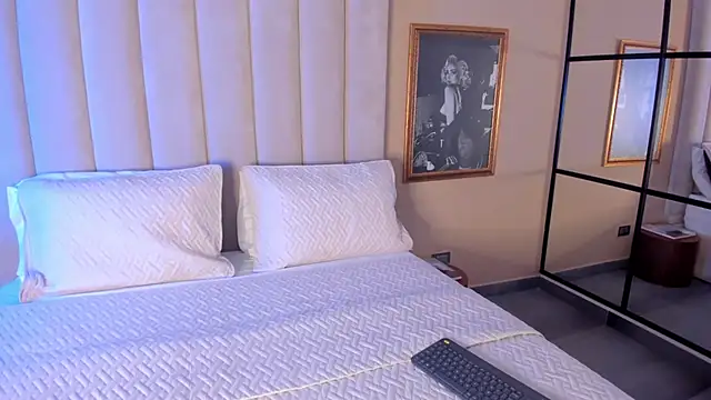 AnnyBentley online show from September 23, 2025, 4:04 am