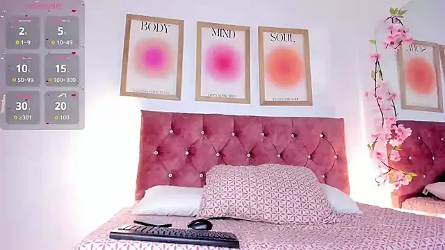 Snapshot of GabiHills chatting on December 16, 2025, 7:19 pm GabiHills online show from December 16, 2025, 7:19 pm