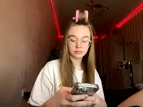 bellameow88 online show from November 27, 2025, 6:04 am