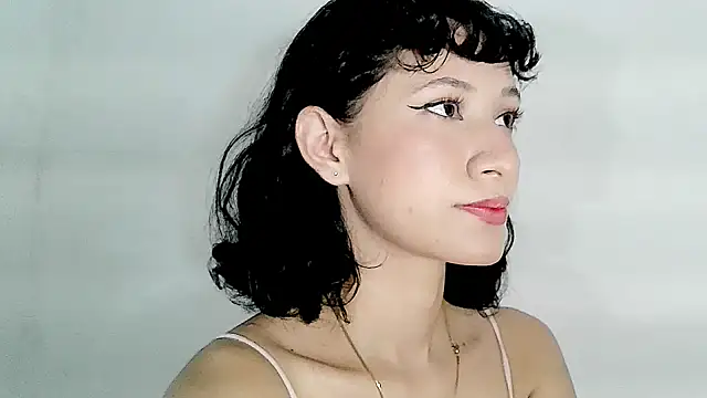 kitten punches001 online show from September 9, 2025, 8:19 pm