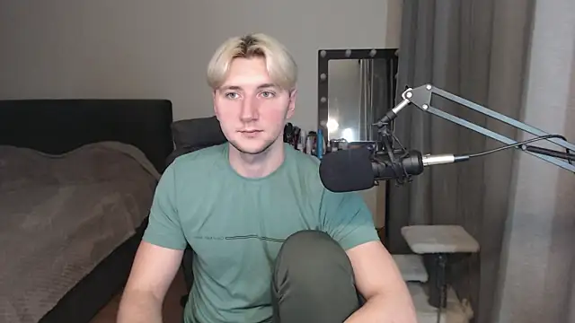 Snapshot of Elvin_Vaenight chatting on September 10, 2025, 9:37 pm Elvin Vaenight online show from September 10, 2025, 9:37 pm