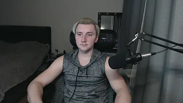 Snapshot of Elvin_Vaenight chatting on October 14, 2025, 12:33 am Elvin Vaenight online show from October 14, 2025, 12:33 am