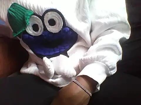 Moongodessy online show from October 14, 2025, 1:56 pm