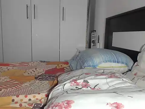 petite danielle online show from June 23, 2026, 9:07 am