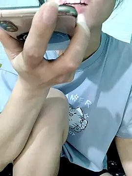 Snapshot of Ly-ny chatting on October 2, 2025, 8:10 am Ly-ny online show from October 2, 2025, 8:10 am