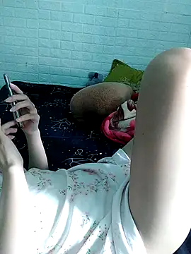 Snapshot of Ly-ny chatting on October 3, 2025, 6:54 am Ly-ny online show from October 3, 2025, 6:54 am