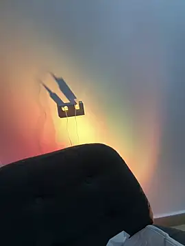 A girla online show from April 25, 2026, 1:03 pm