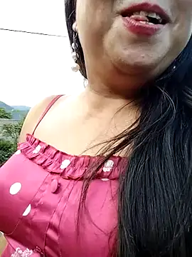 Snapshot of lusy-00 chatting on June 17, 2026, 10:28 am lusy-00 online show from June 17, 2026, 10:28 am
