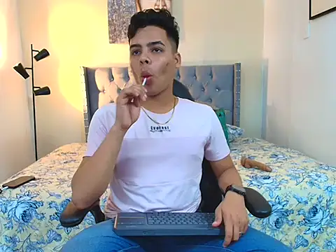 Snapshot of stewart_mateo_ chatting on September 15, 2025, 2:44 am stewart mateo online show from September 15, 2025, 2:44 am