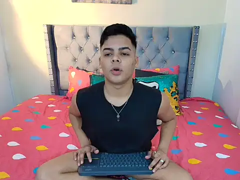 Snapshot of stewart_mateo_ chatting on October 15, 2025, 2:01 am stewart mateo online show from October 15, 2025, 2:01 am