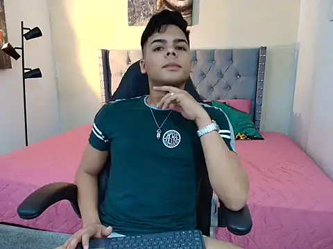 Snapshot of stewart_mateo_ chatting on October 17, 2025, 2:04 am stewart mateo online show from October 17, 2025, 2:04 am