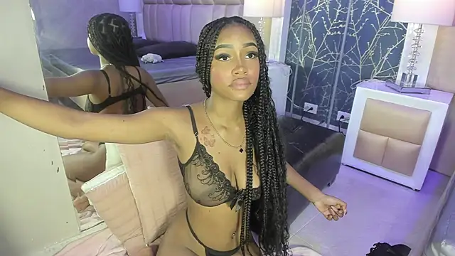 JulitPink online show from November 30, 2025, 11:47 am